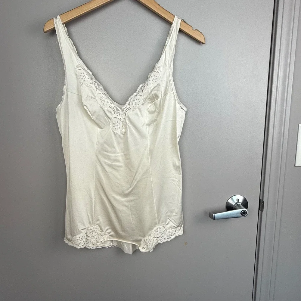 Vintage‎ Vassarette Lace Satin Cami 36 Ivory Nylon USA 70s 80s